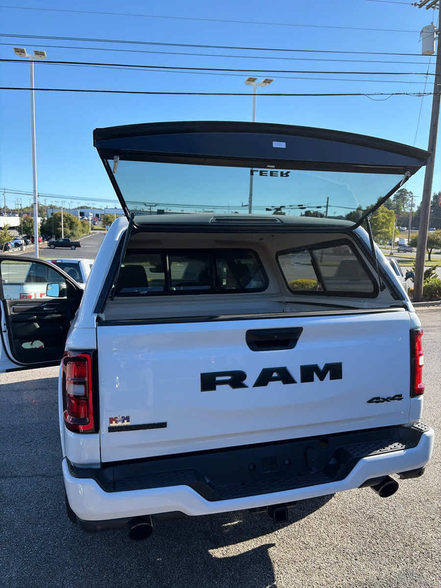 Used 2025 RAM 1500 Big Horn AWD/4WD image 35
