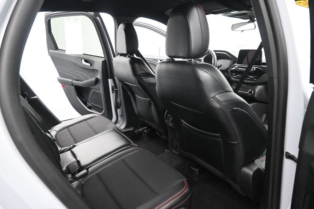 Used 2025 Ford Escape ST-Line FWD image 18