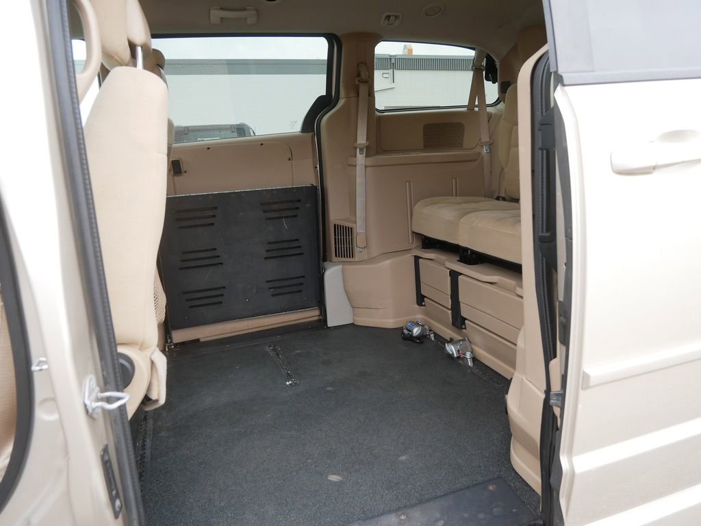 Used 2015 Dodge Grand Caravan SE w/ Quick Order Package 29E SE image 14