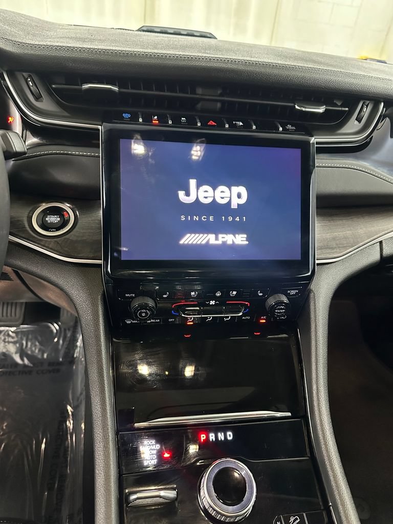 Used 2023 Jeep Grand Cherokee 4WD 4xe w/ Luxury Tech Group II image 19