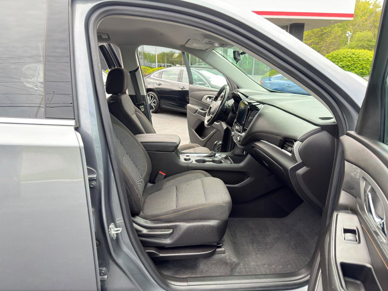 Used 2019 Chevrolet Traverse LT w/ LPO, Floor Liner Package AWD/4WD image 34
