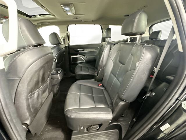 Used 2023 Kia Telluride EX w/ EX Captain's Chair Package AWD/4WD image 27