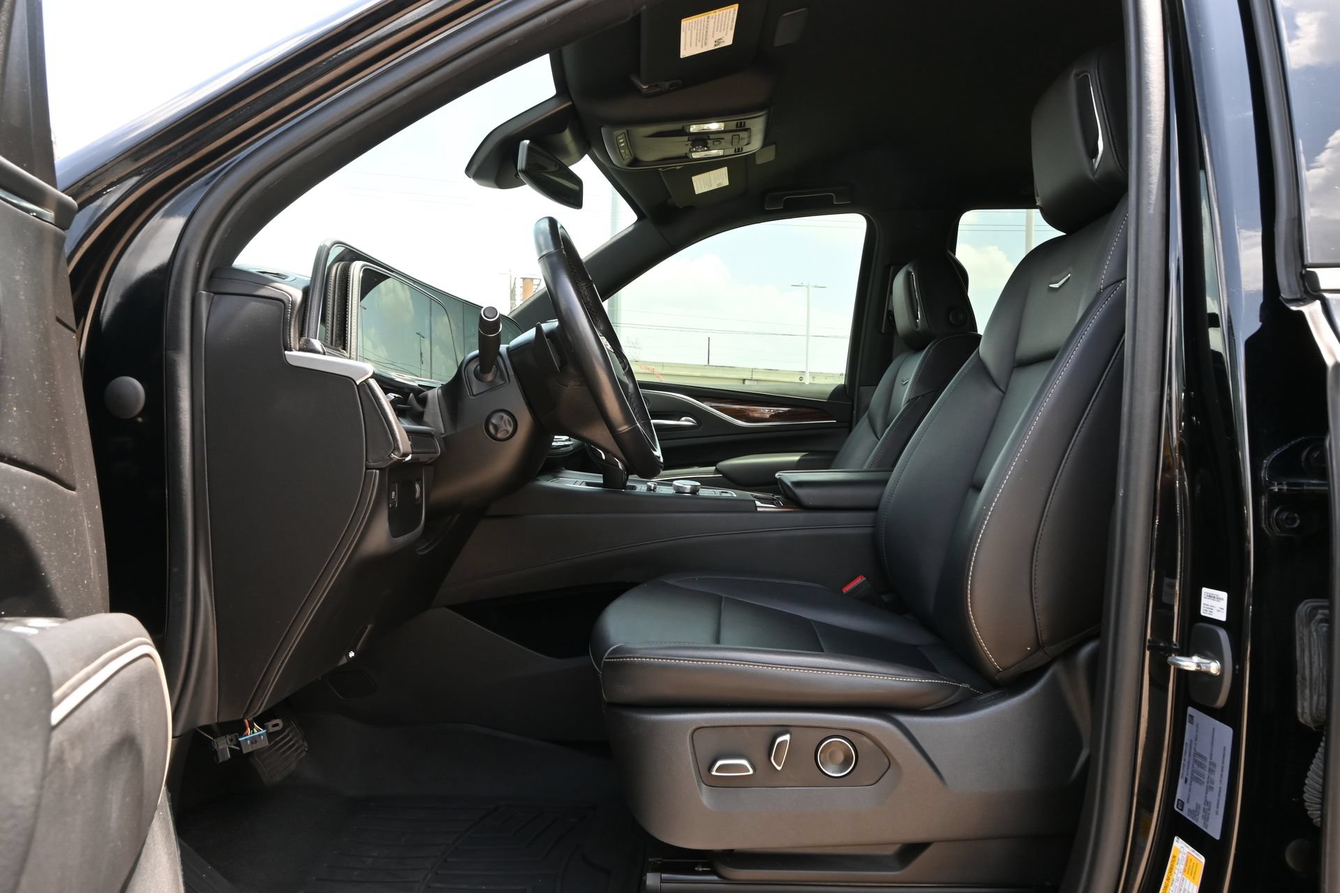 Used 2021 Cadillac Escalade Luxury RWD image 19
