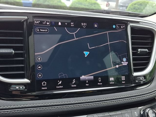 Used 2022 Chrysler Pacifica Limited AWD/4WD image 18