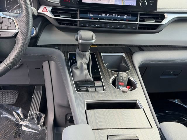Certified 2024 Toyota Sienna Limited FWD image 19
