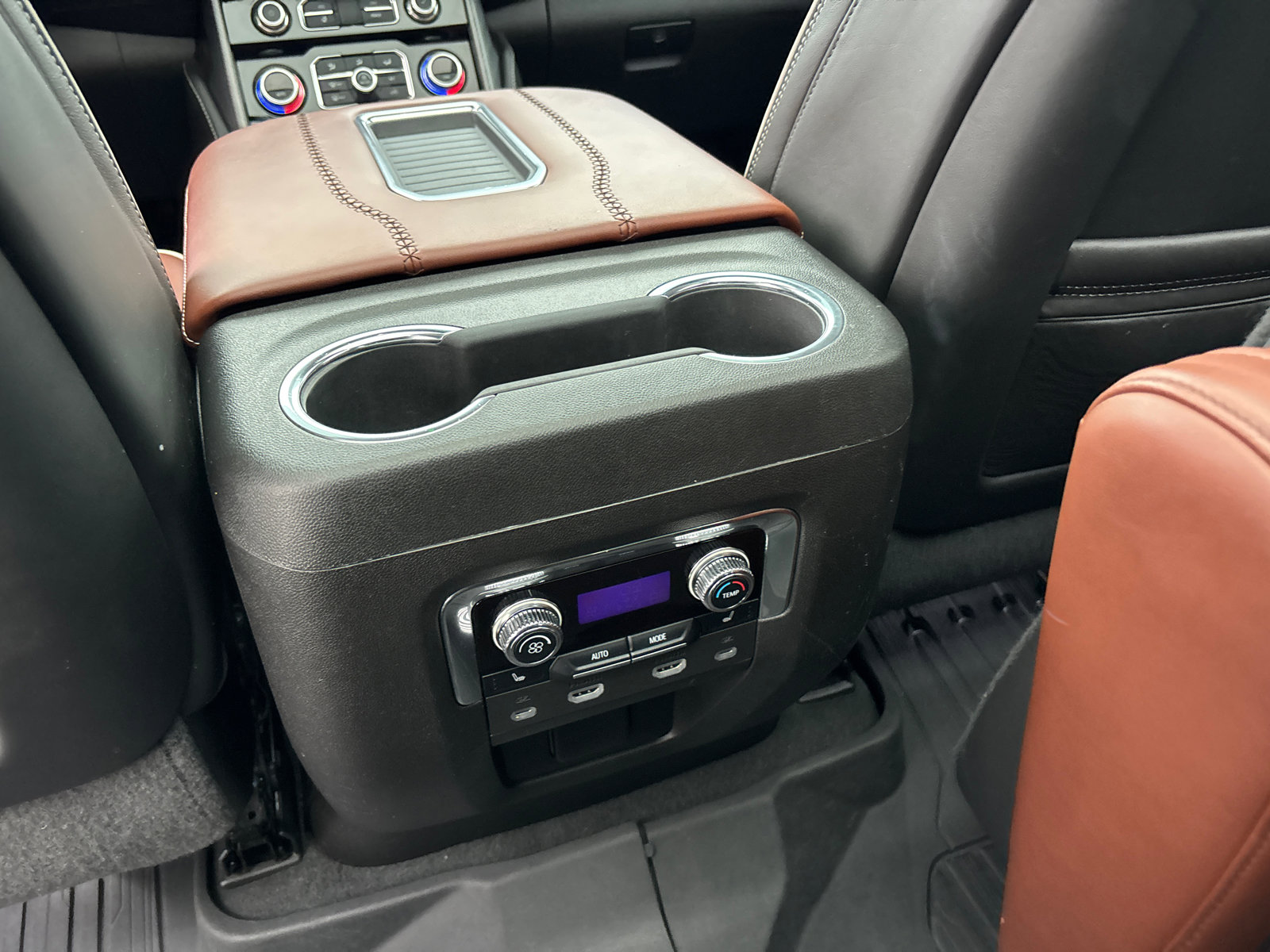 Used 2023 GMC Yukon Denali Ultimate image 32