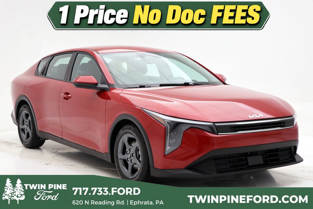 Used 2025 Kia K4 LXS FWD image 1