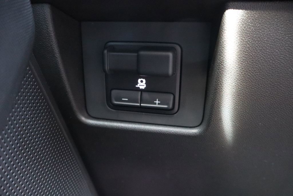 Used 2023 Chevrolet Colorado LT w/ LT Convenience Package II AWD/4WD image 17