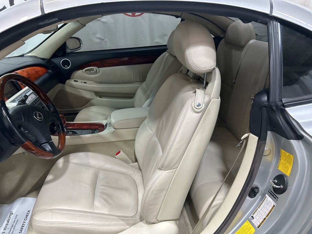 Used 2008 Lexus SC 430 Convertible image 22