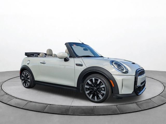 Used 2022 MINI Cooper S w/ Signature Upholstery Package image 1