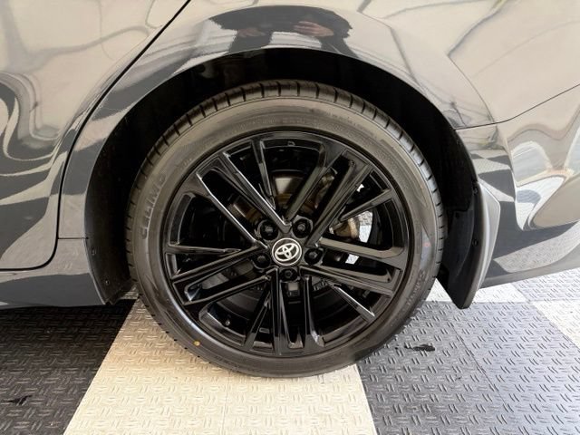 Used 2025 Toyota Camry SE AWD/4WD image 10