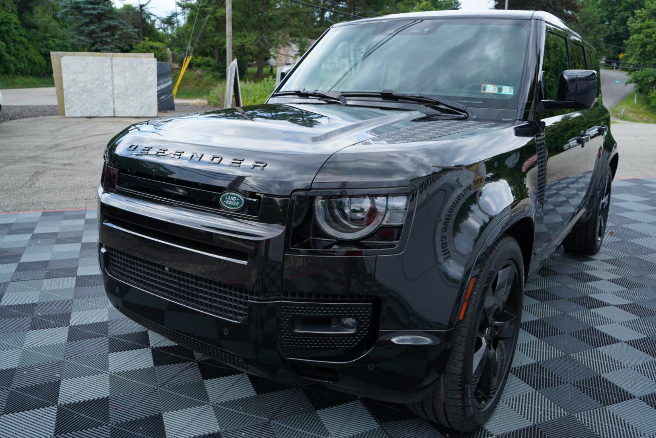 Used 2023 Land Rover Defender 110 V8 AWD/4WD image 14