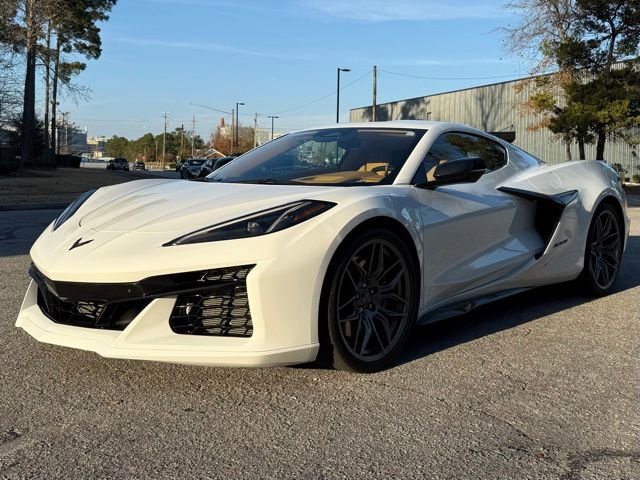 Used 2024 Chevrolet Corvette Z06 image 1