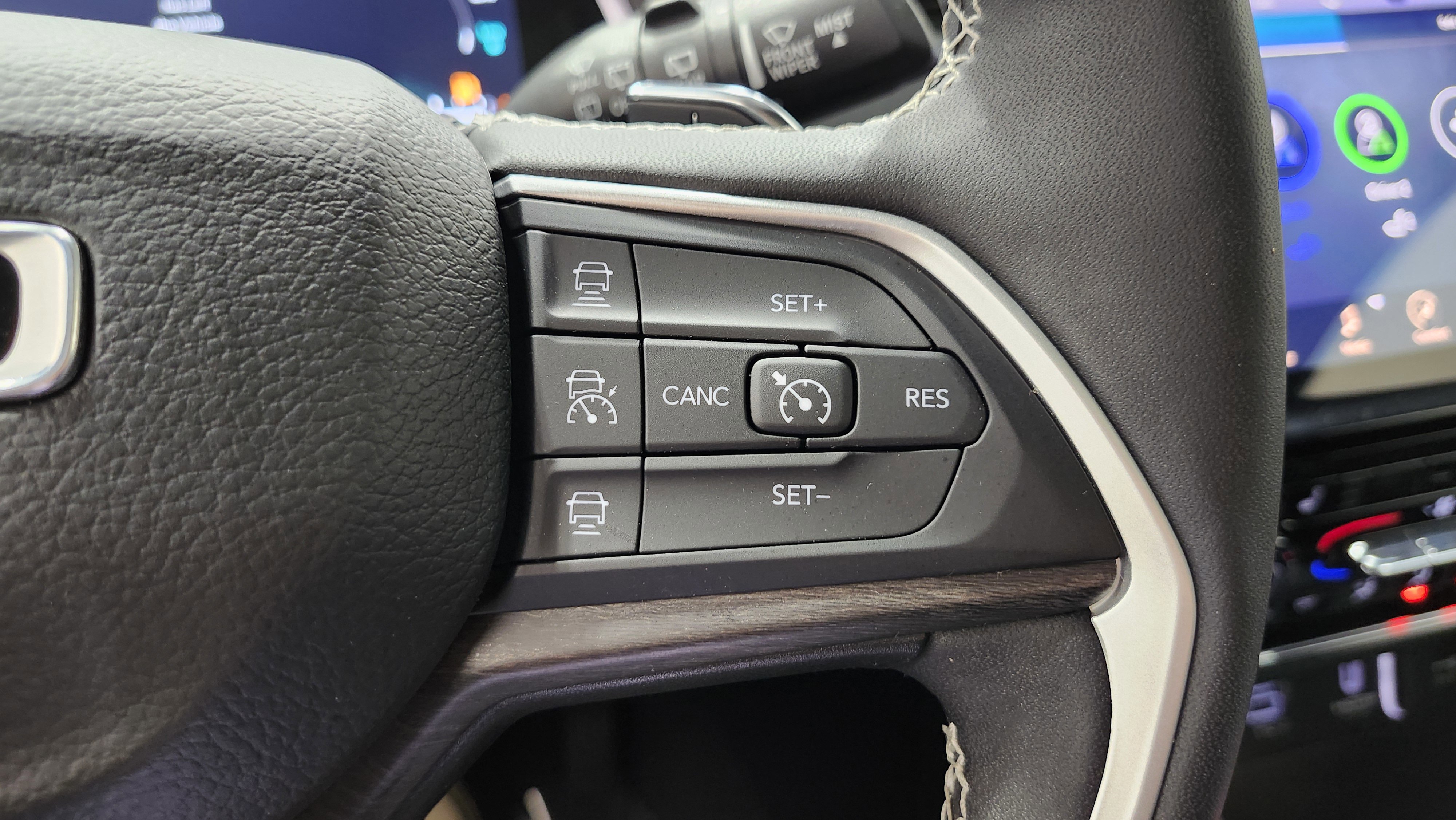 Used 2023 Jeep Grand Cherokee 4WD 4xe image 38