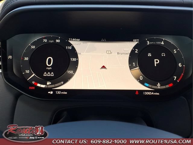 Used 2025 Land Rover Range Rover Sport SE AWD/4WD image 16