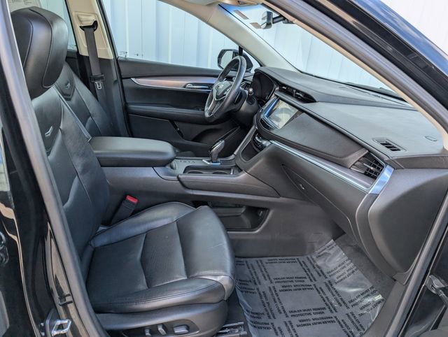 Used 2017 Cadillac XT5 Luxury image 32