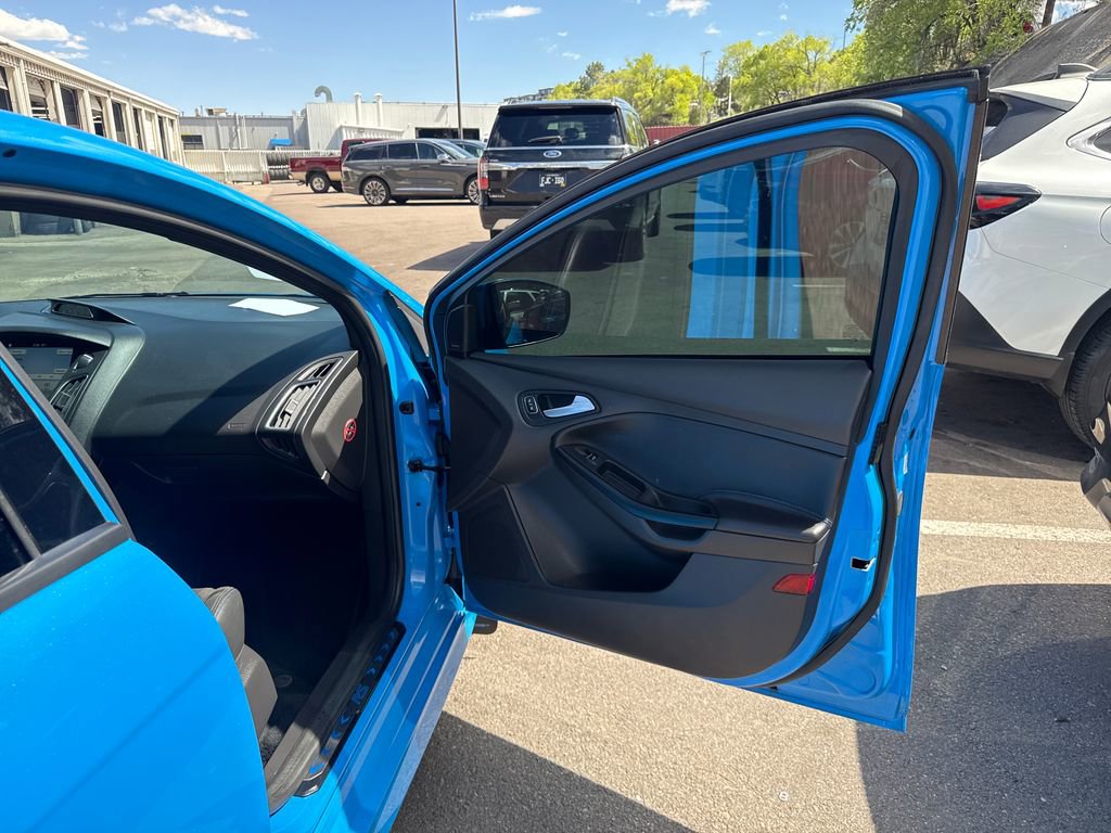 Used 2017 Ford Focus RS AWD/4WD image 27