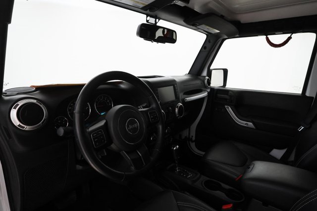 Used 2018 Jeep Wrangler Unlimited Sahara w/ Connectivity Group image 11