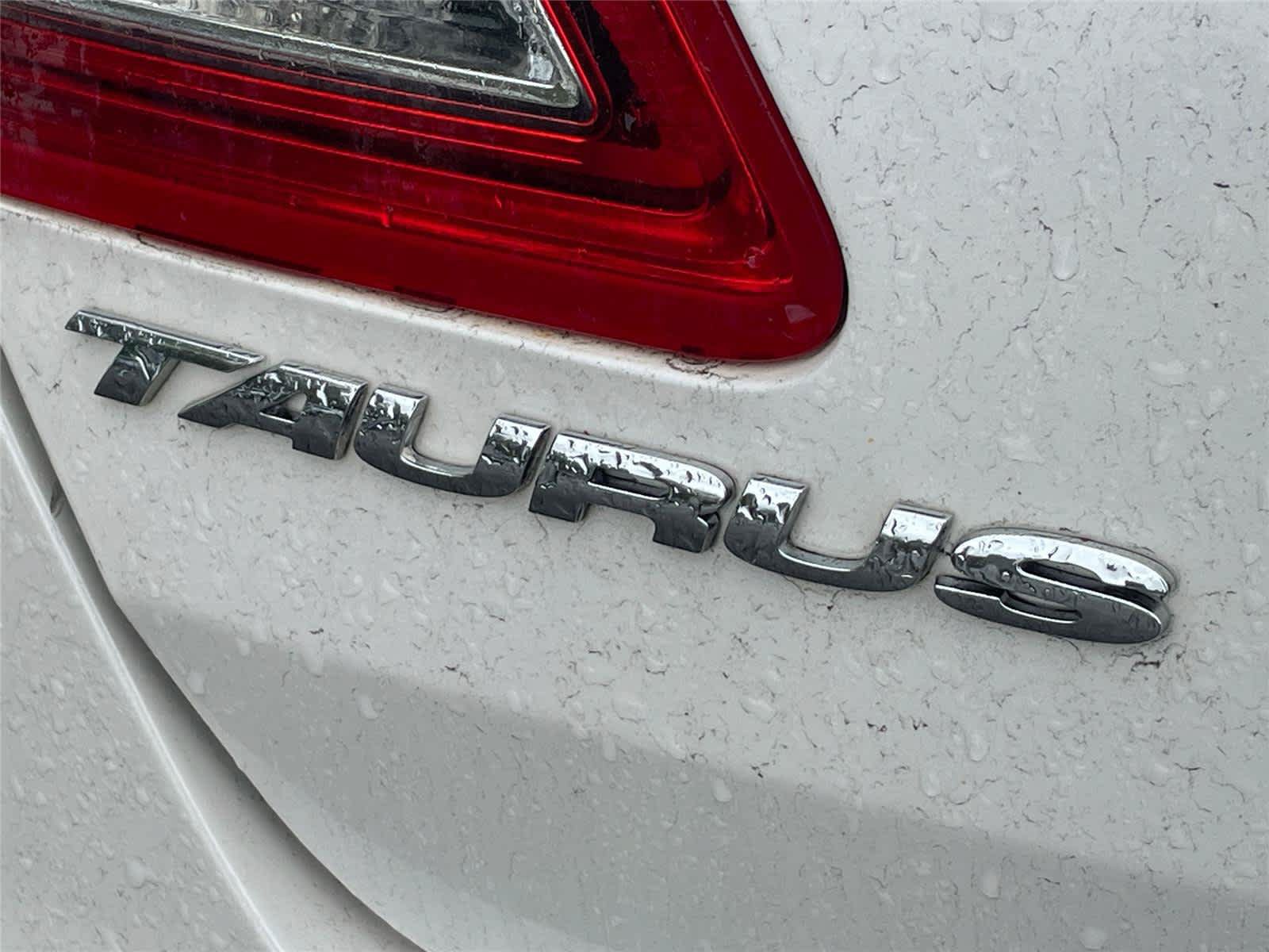 Used 2019 Ford Taurus Limited FWD image 10