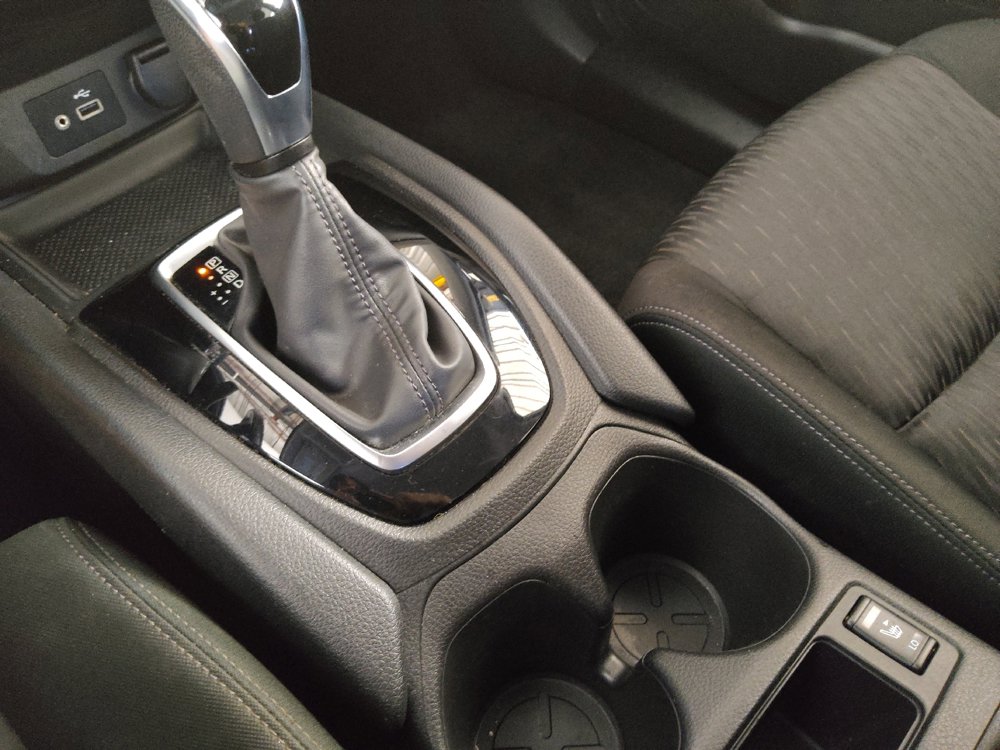 Used 2020 Nissan Rogue SV FWD image 26