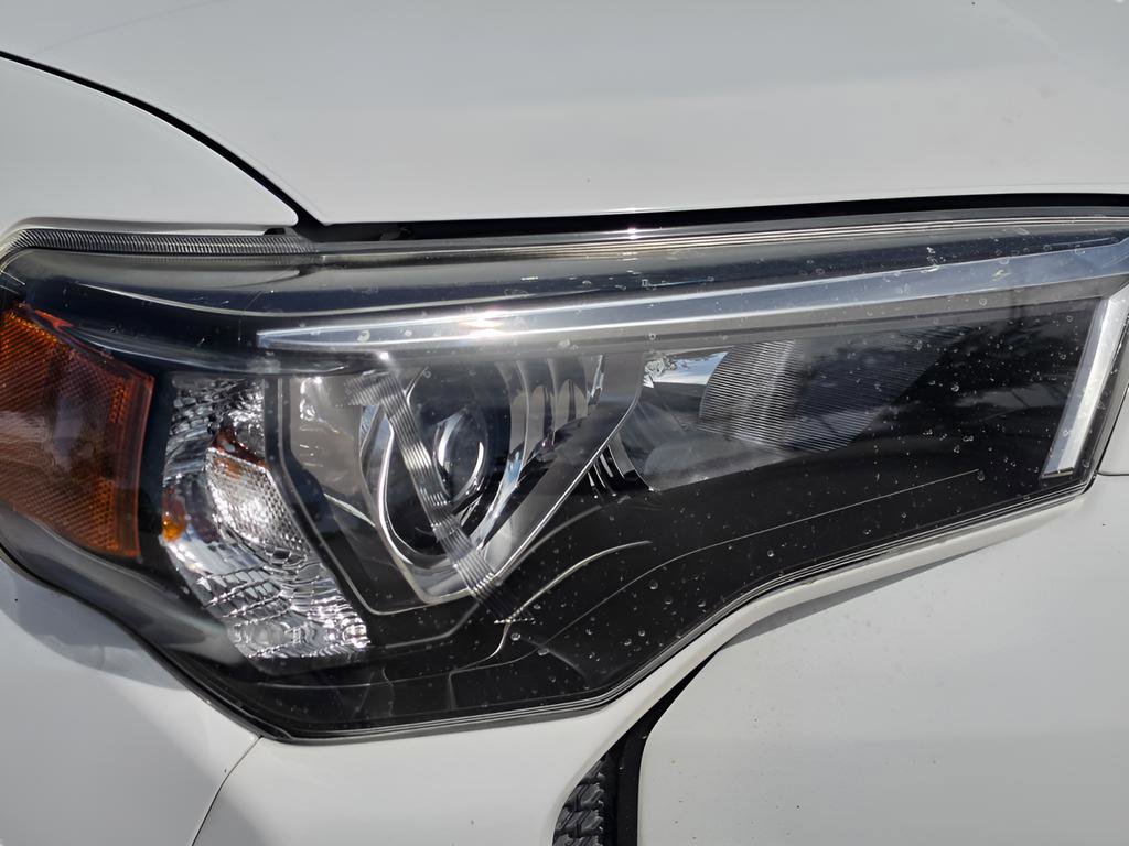 Used 2022 Toyota 4Runner SR5 Premium w/ Moonroof Package AWD/4WD image 41