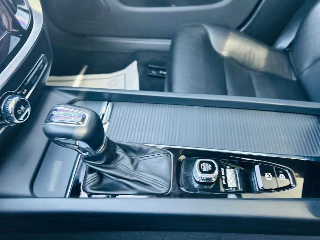 Used 2020 Volvo S60 T5 Momentum image 40