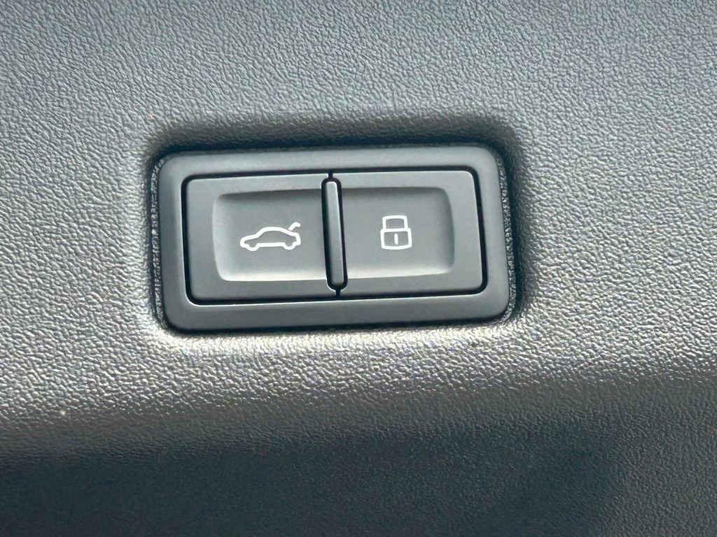 Used 2025 Audi Q5 Premium Plus w/ Premium Plus AWD/4WD image 56