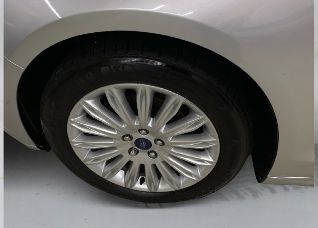 Used 2013 Ford Fusion SE FWD image 19