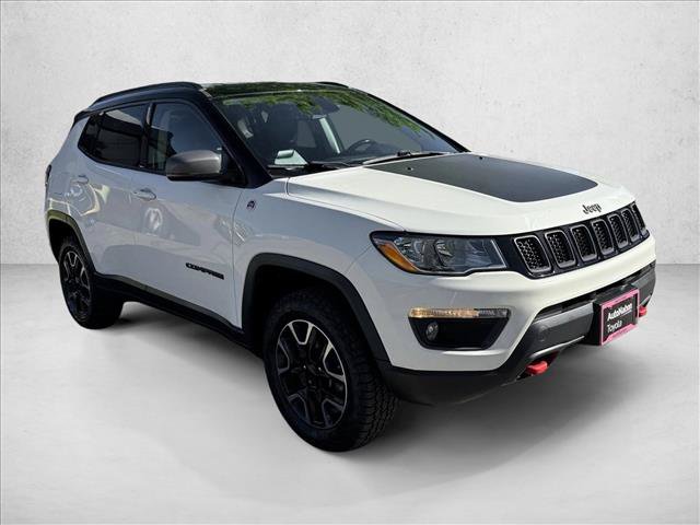Used 2019 Jeep Compass Trailhawk w/ Leather Interior Group AWD/4WD image 3