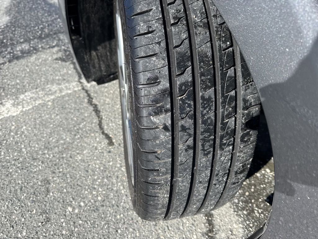 Used 2017 Hyundai Elantra Limited w/ Limited Tech Package 04 image 32