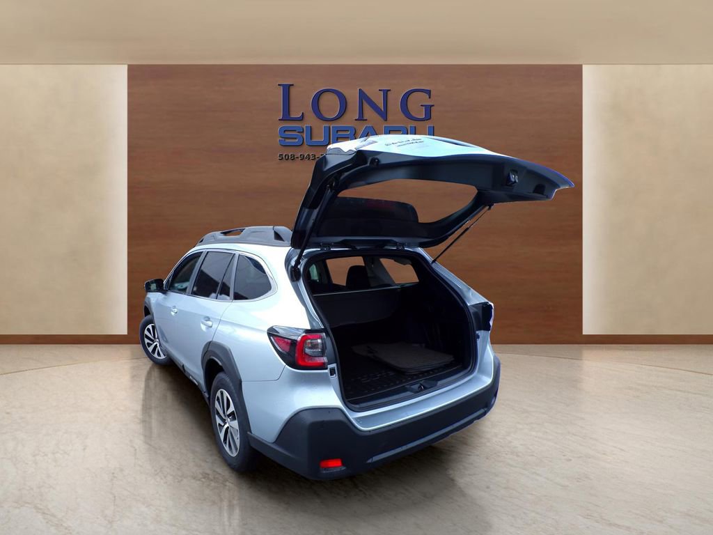 Used 2024 Subaru Outback Premium image 10