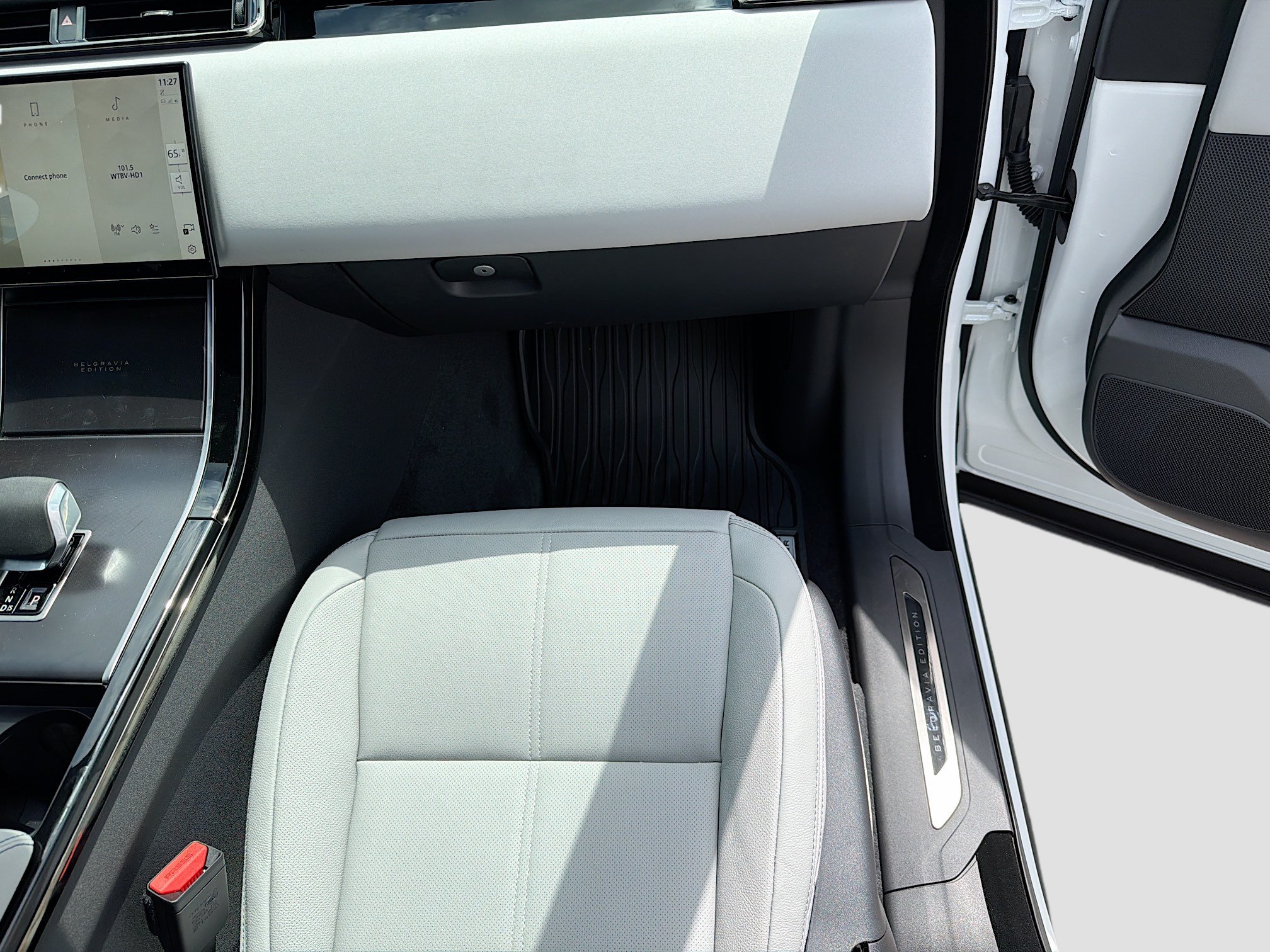 New 2026 Land Rover Range Rover Velar Belgravia AWD/4WD image 17