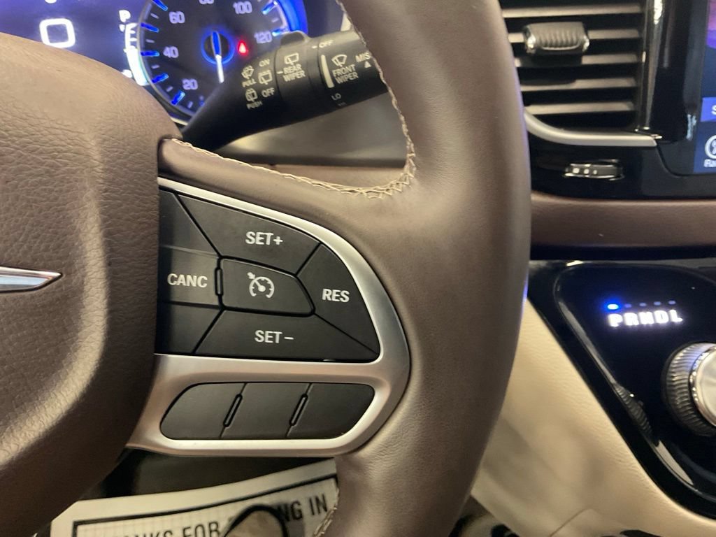 Used 2017 Chrysler Pacifica Touring-L Plus FWD image 22