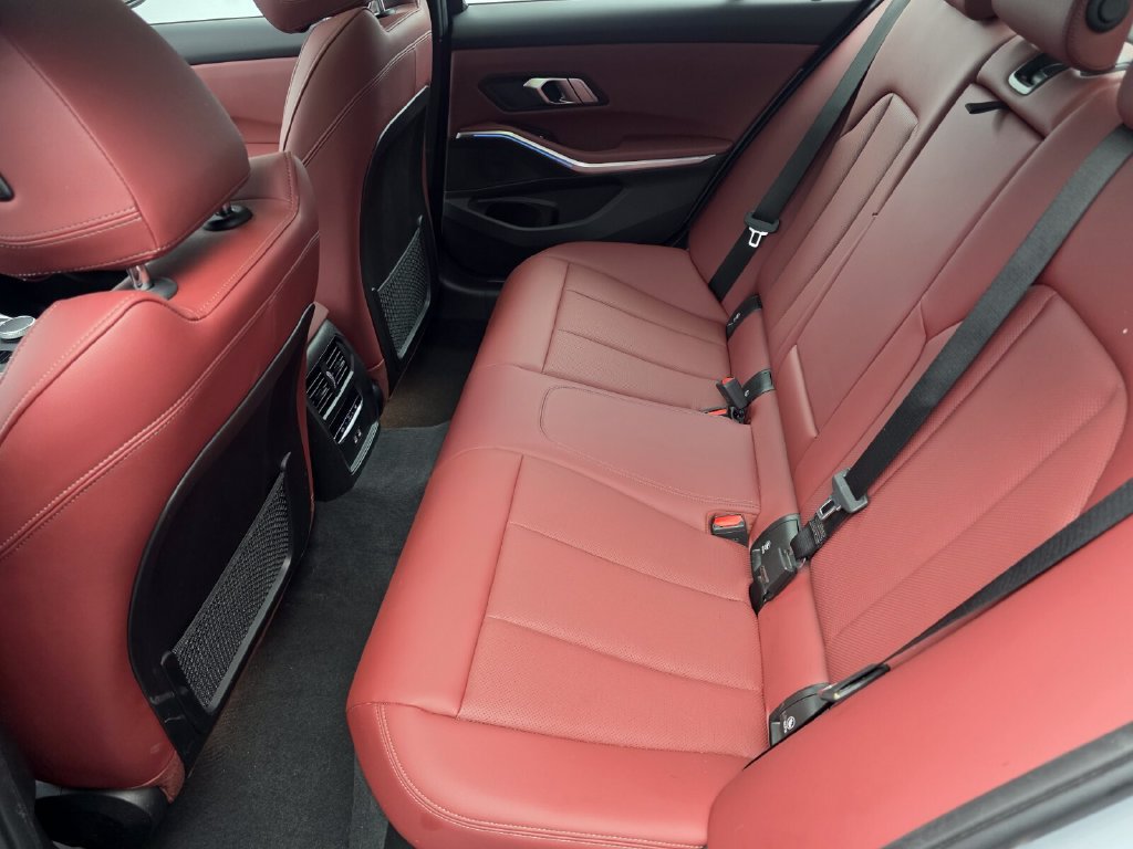 Certified 2023 BMW 330i Sedan w/ M Sport Package RWD image 14