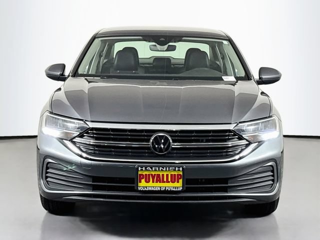 Certified 2024 Volkswagen Jetta SE FWD image 2