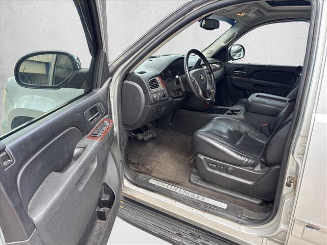 Used 2011 Chevrolet Tahoe LTZ RWD image 9