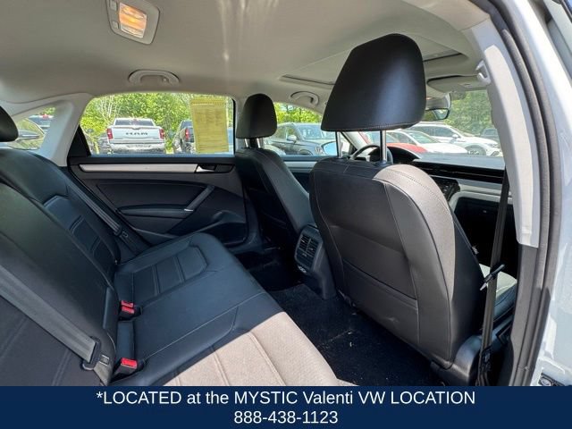 Certified 2022 Volkswagen Passat 2.0T SE FWD image 23