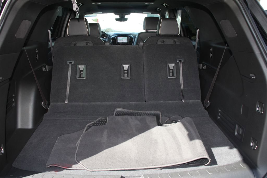 Used 2023 Chevrolet Traverse Premier w/ Redline Edition FWD image 24
