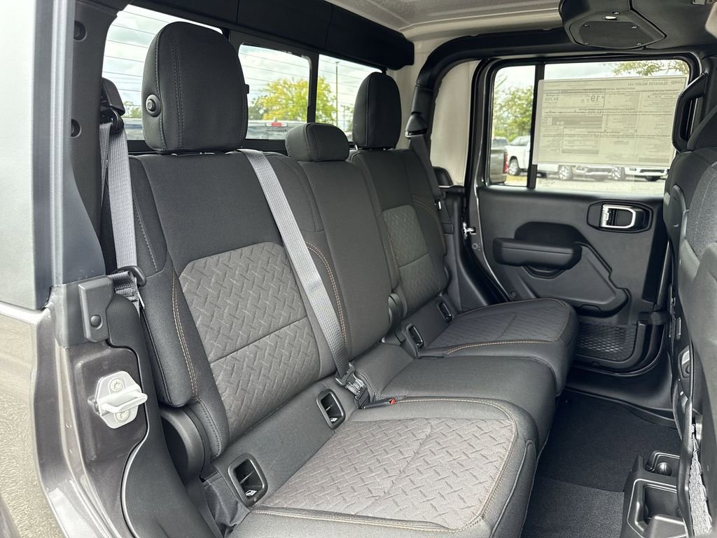 New 2025 Jeep Gladiator Mojave w/ Steel Bumper Group image 26
