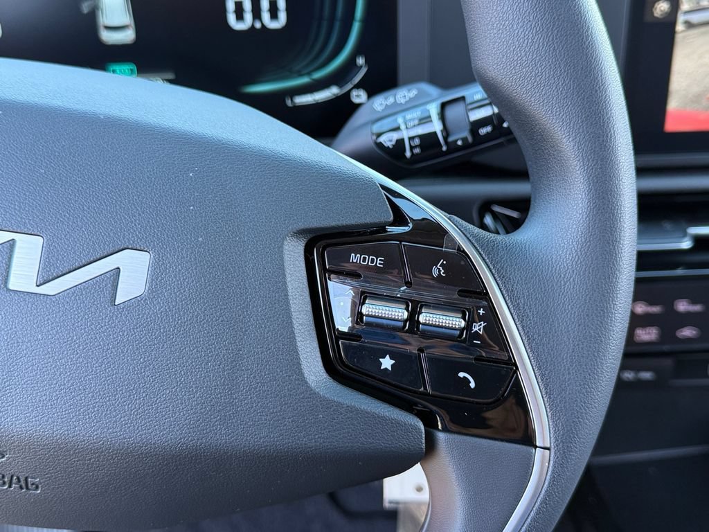 New 2026 Kia Niro LX FWD image 28