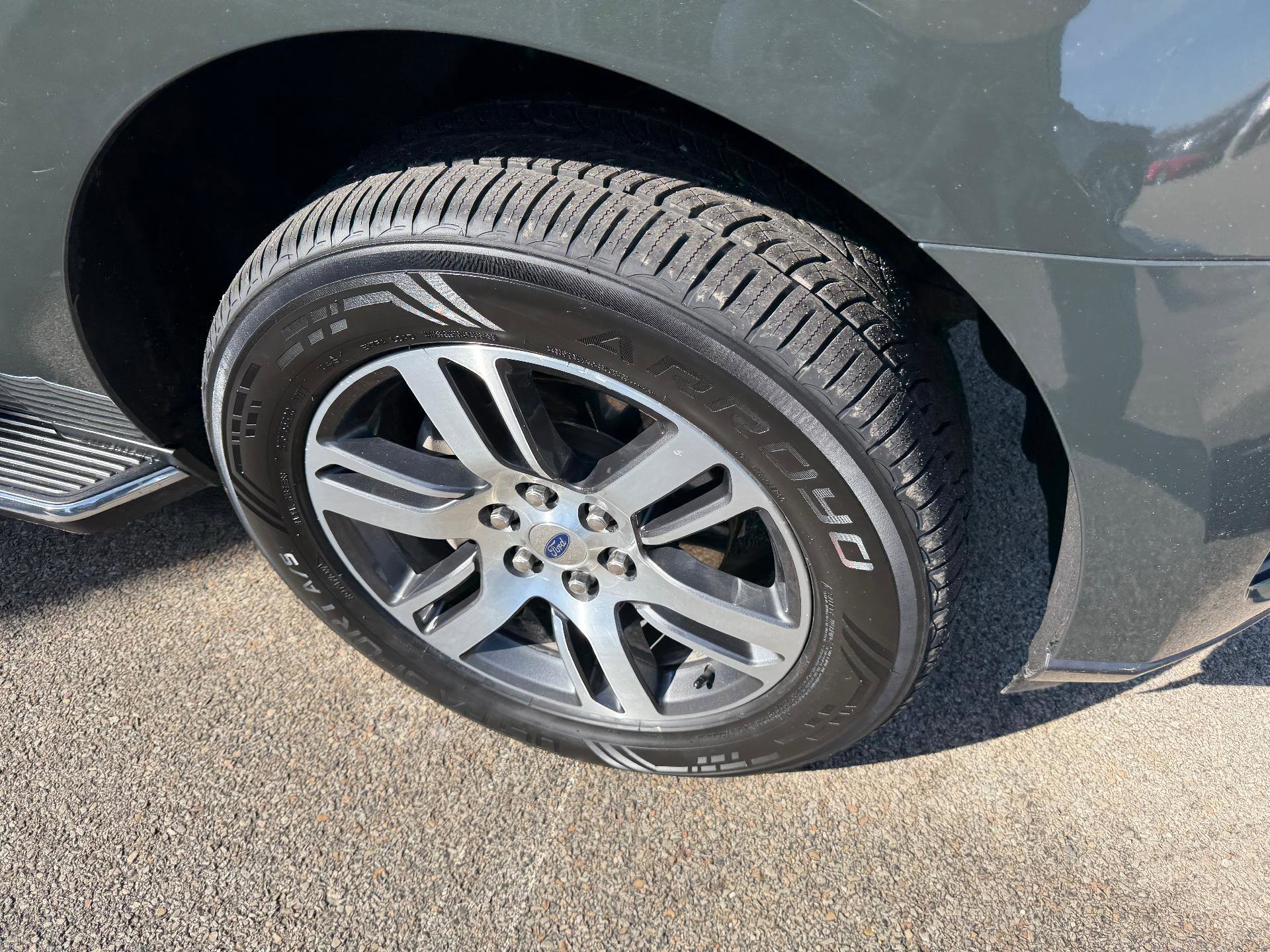 Used 2023 Ford Expedition Max XLT image 9