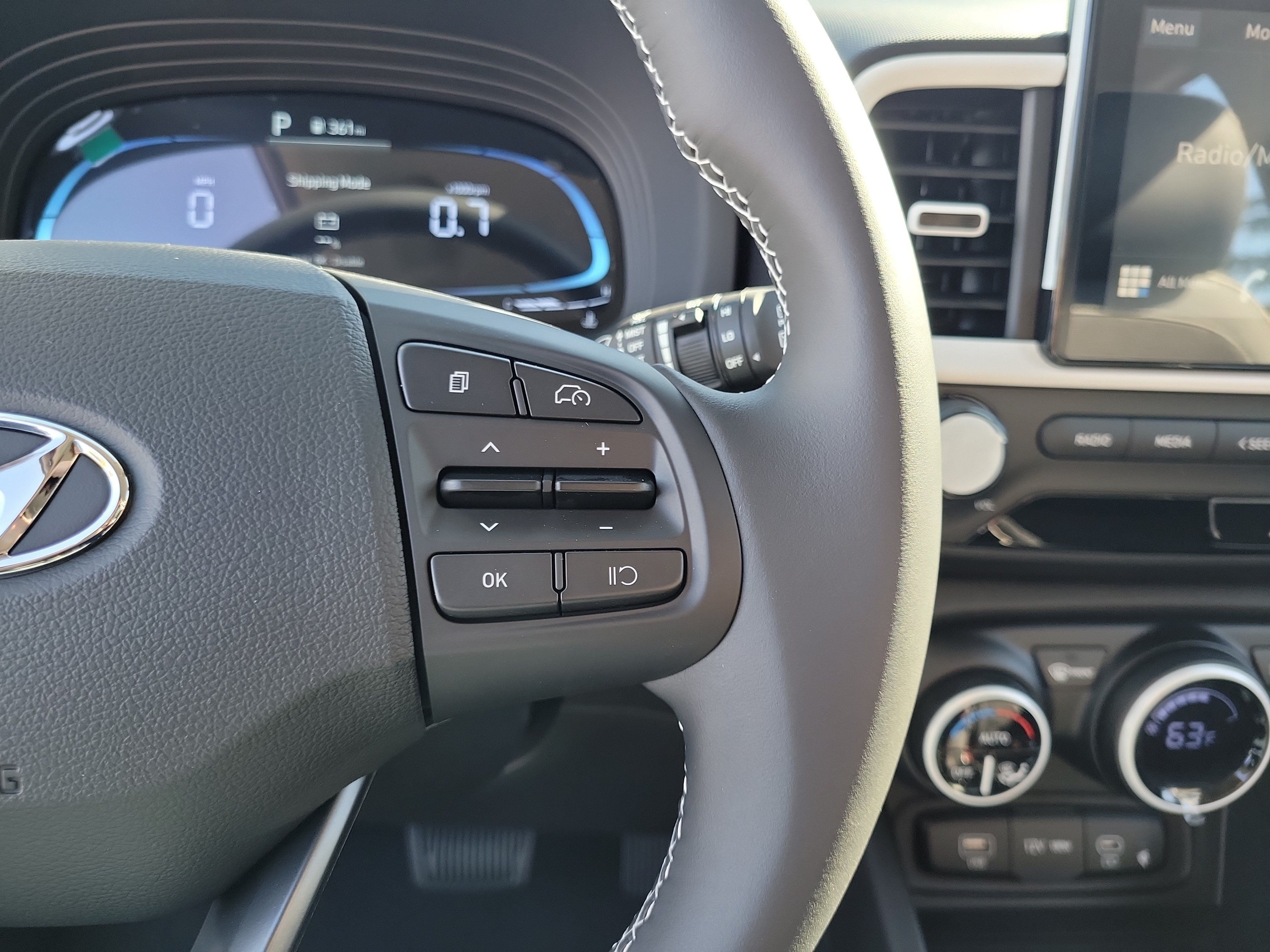 New 2026 Hyundai Venue SEL FWD image 23