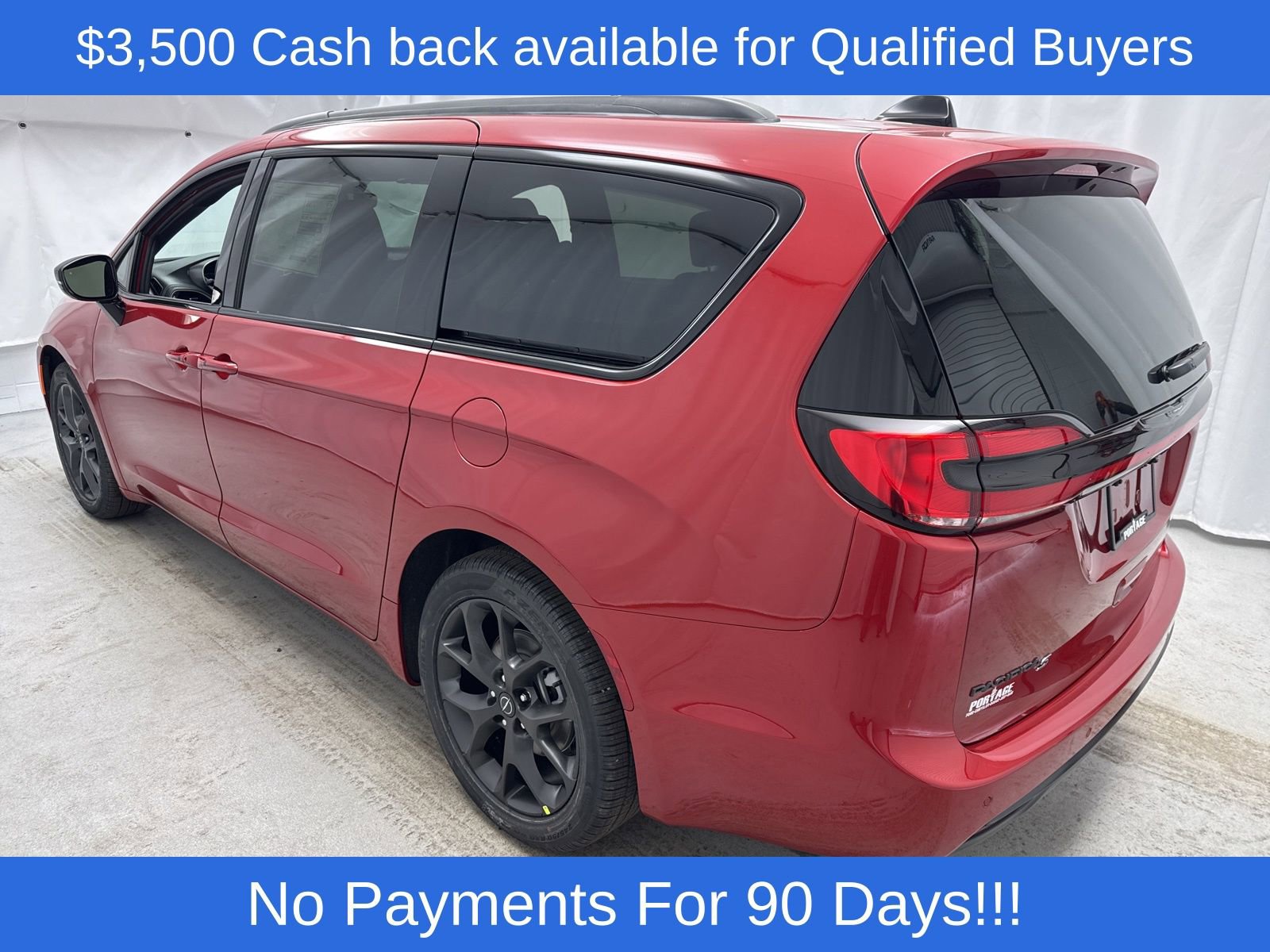 New 2026 Chrysler Pacifica Select w/ S Appearance Package image 4