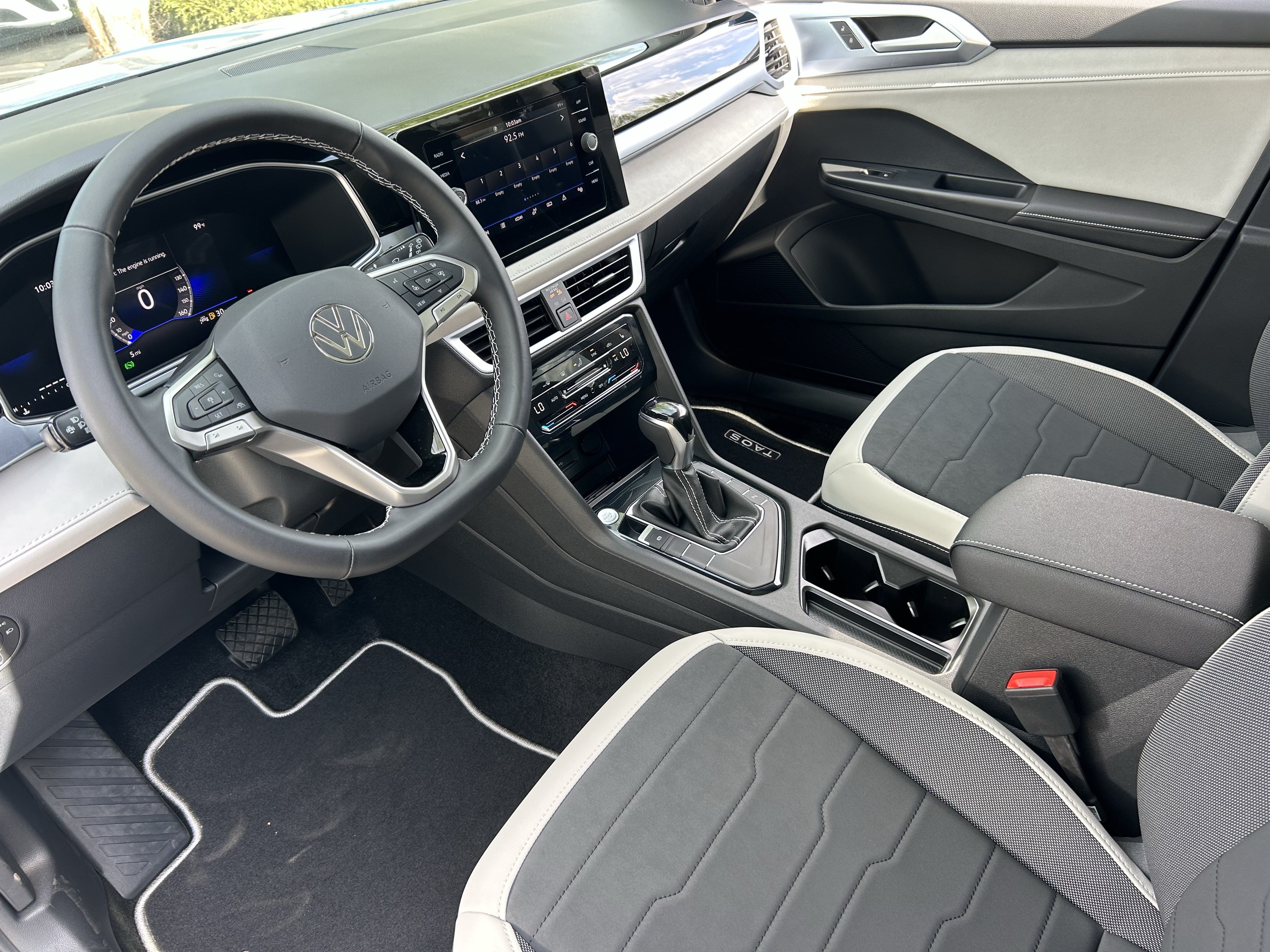New 2026 Volkswagen Taos SE FWD image 16