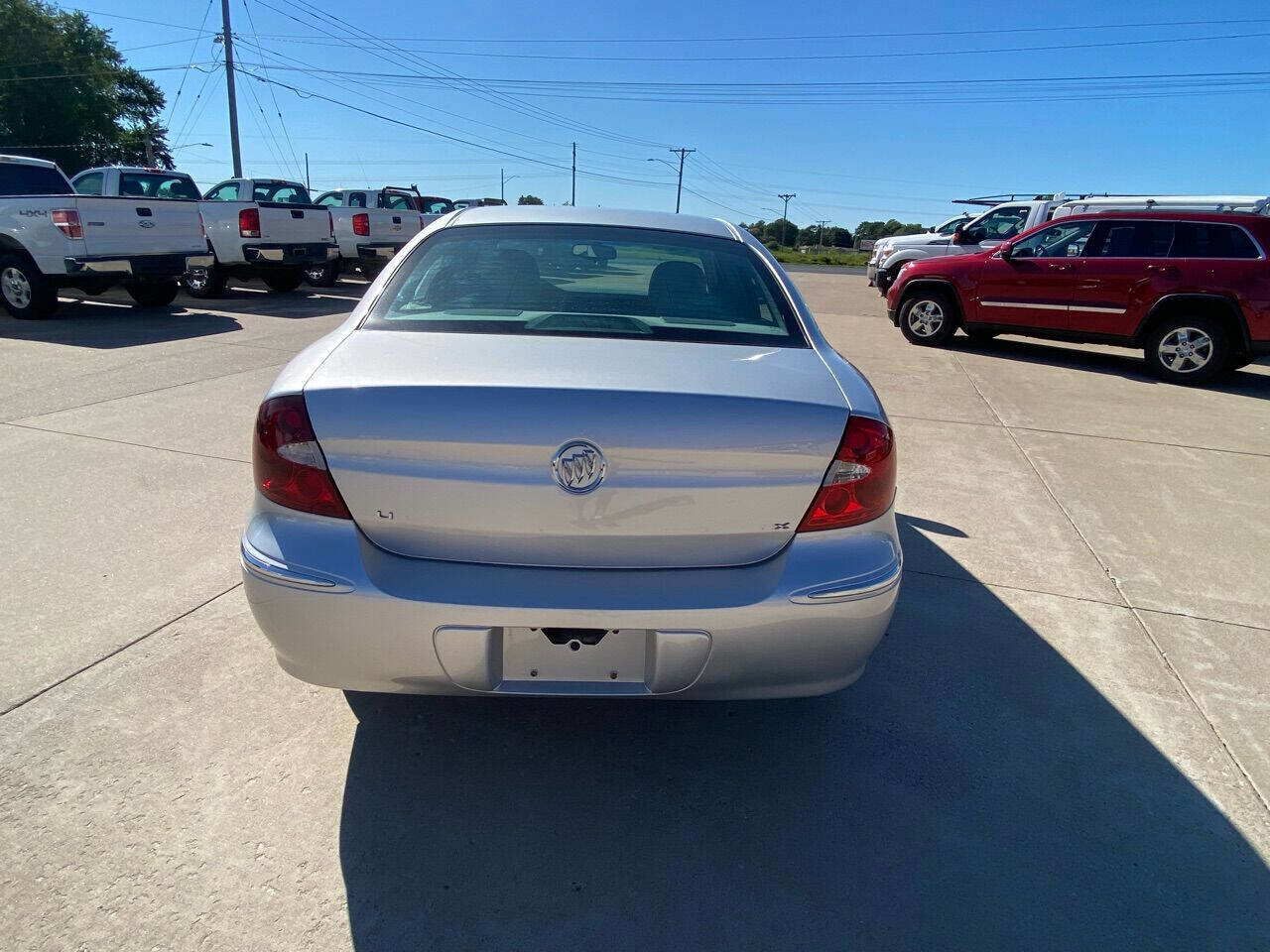 Used 2005 Buick LaCrosse CXL w/ Chrome Appearance Package image 8