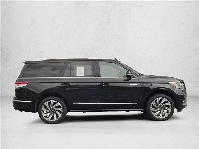 Used 2023 Lincoln Navigator Reserve video 4