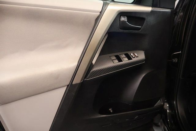 Used 2013 Toyota RAV4 LE image 9