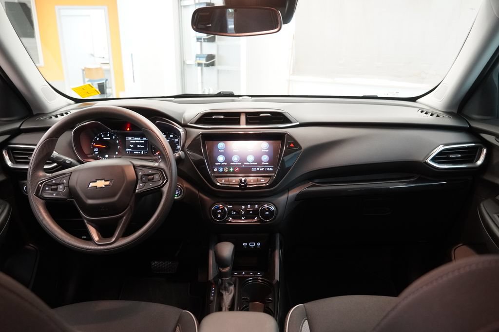 Used 2023 Chevrolet TrailBlazer LT w/ Convenience Package FWD image 18