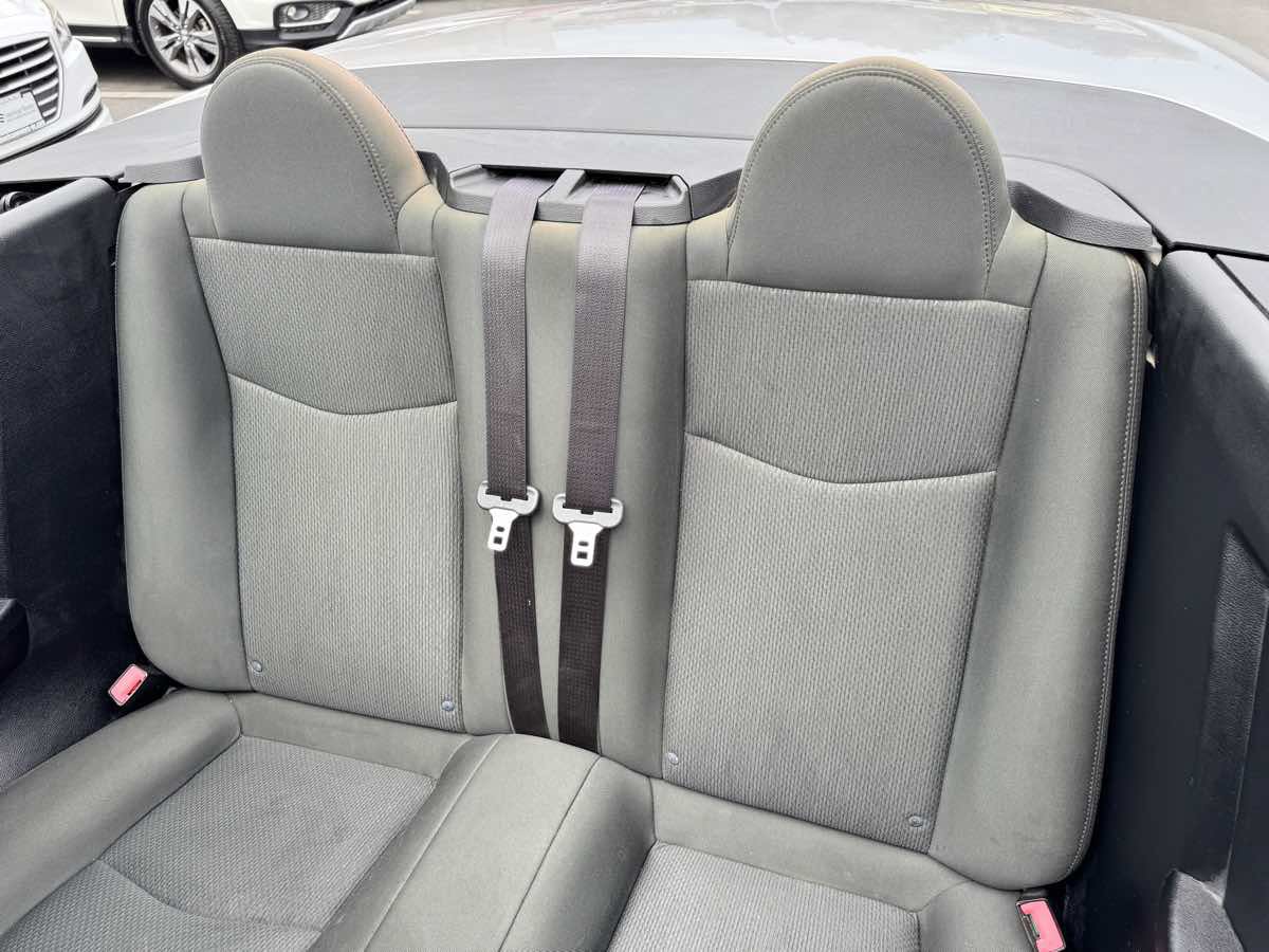 Used 2011 Chrysler 200 Touring FWD image 30