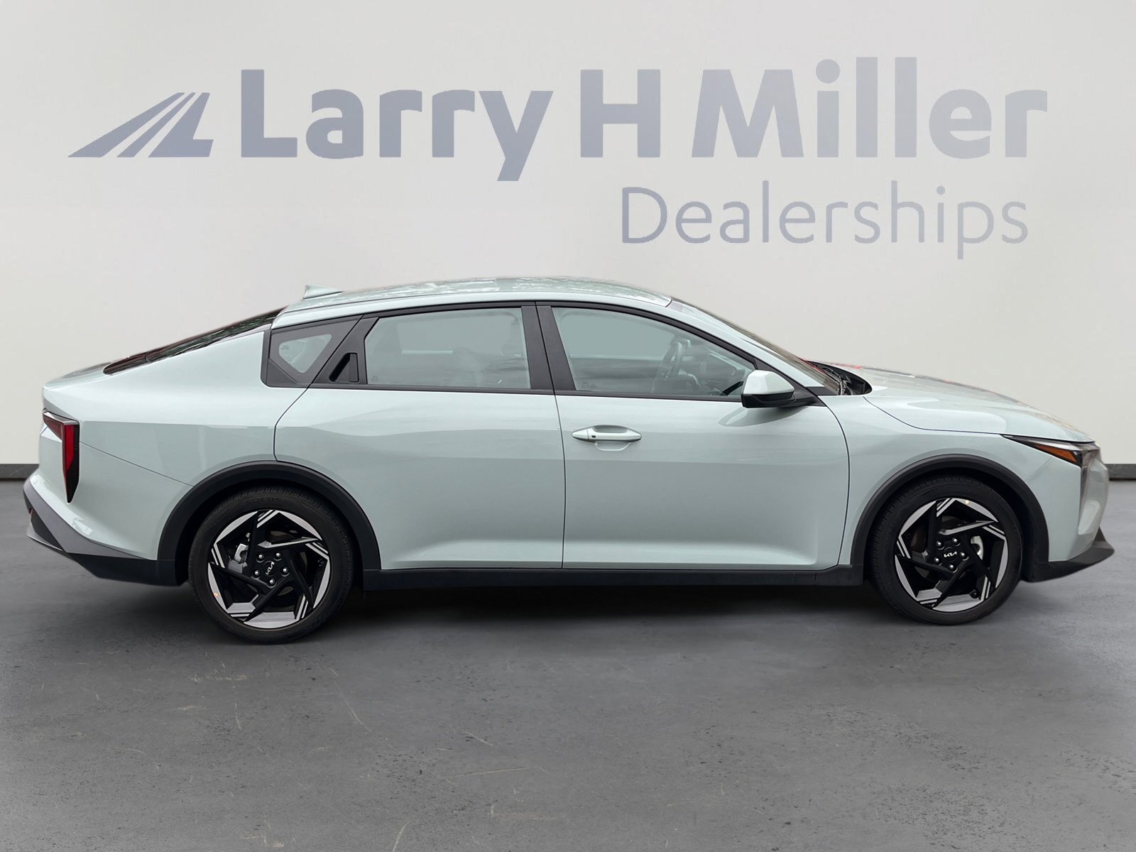 Used 2025 Kia K4 EX image 6